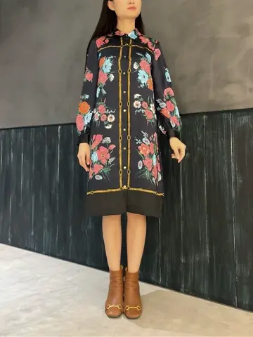 ORIGINATED IN GRACE CONTINENTAL Moe コーディネート画像