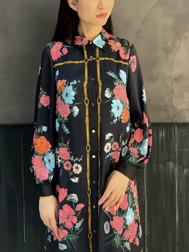 ORIGINATED IN GRACE CONTINENTAL Moe コーディネート画像