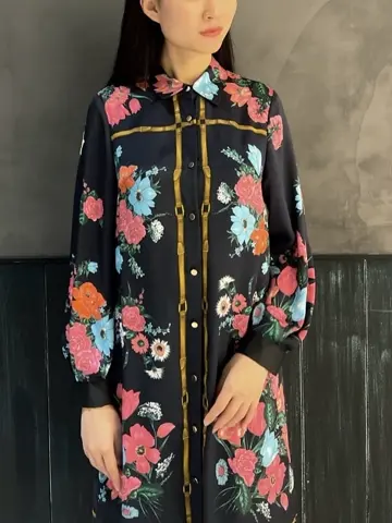 ORIGINATED IN GRACE CONTINENTAL Moe コーディネート画像