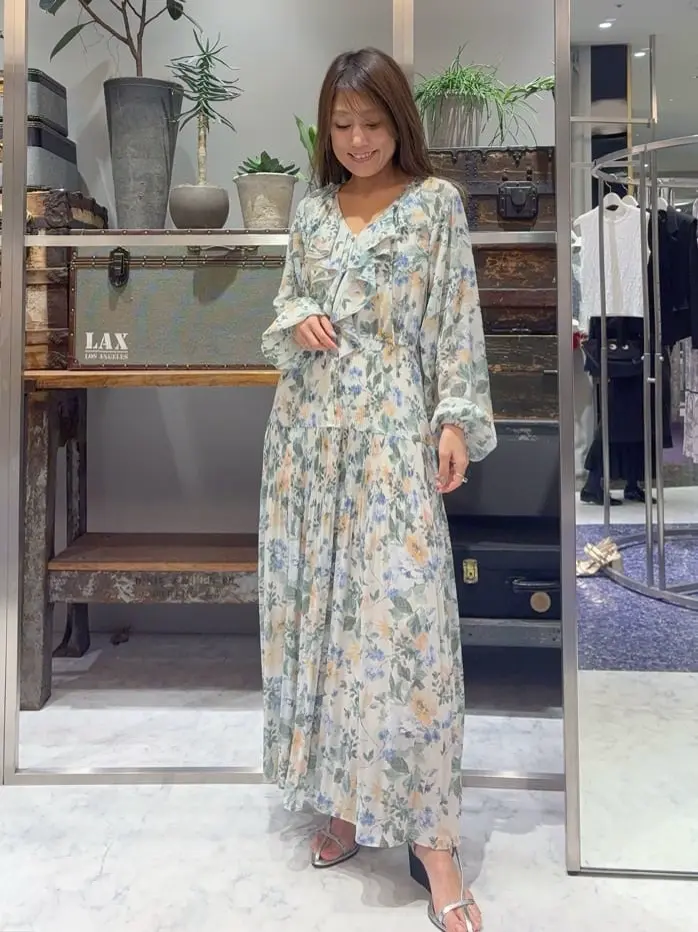 ORIGINATED IN GRACE CONTINENTAL yukimi yonee コーディネート画像