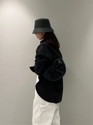 ORIGINATED IN GRACE CONTINENTAL 志田　悠 コーディネート画像