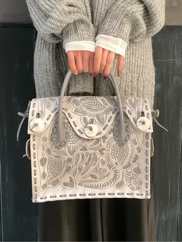 ORIGINATED IN GRACE CONTINENTAL 三浦　芙優 コーディネート画像