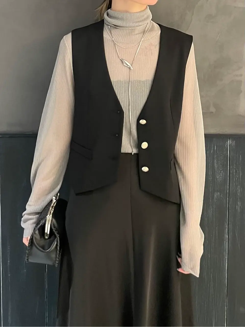 ORIGINATED IN GRACE CONTINENTAL 三浦　芙優 コーディネート画像