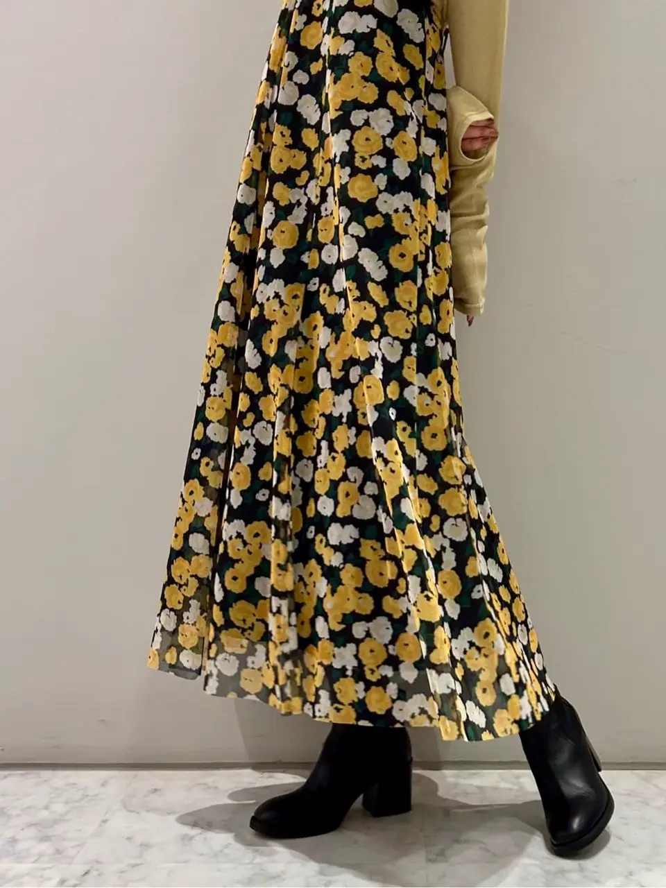 ORIGINATED IN GRACE CONTINENTAL 志田　悠 コーディネート画像