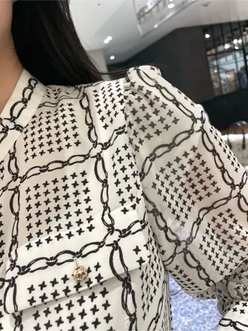 ORIGINATED IN GRACE CONTINENTAL watanabe コーディネート画像