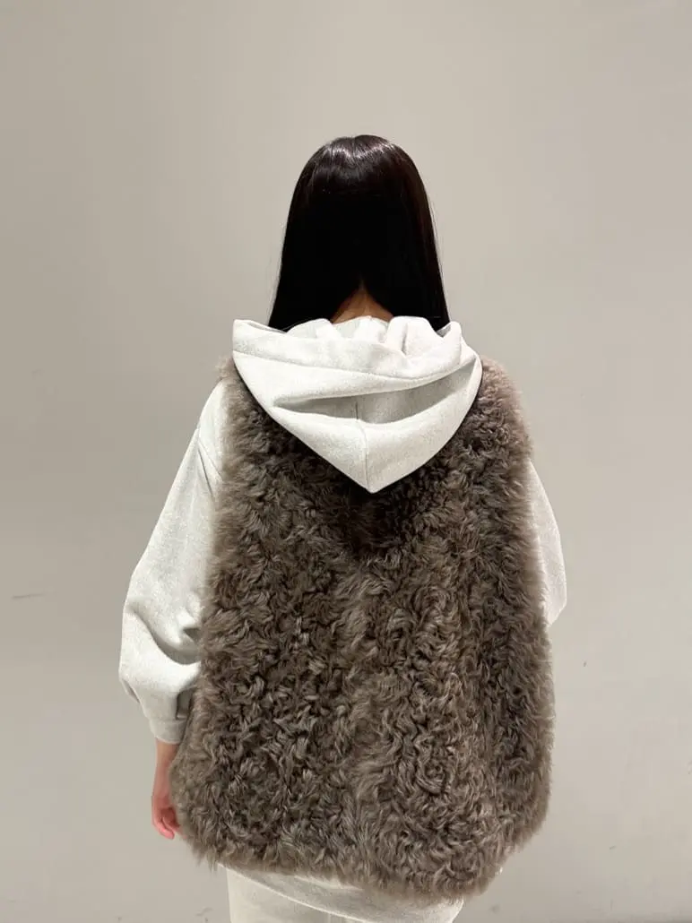 ORIGINATED IN GRACE CONTINENTAL 髙田　美衣 コーディネート画像