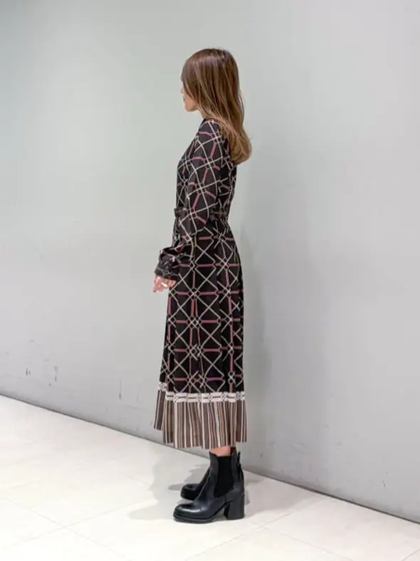 ORIGINATED IN GRACE CONTINENTAL yukimi yonee コーディネート画像