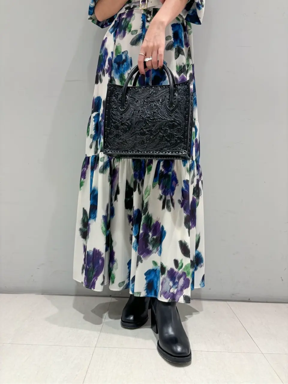 ORIGINATED IN GRACE CONTINENTAL yukimi yonee コーディネート画像