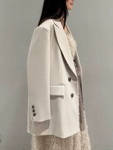 ORIGINATED IN GRACE CONTINENTAL 髙田　美衣 コーディネート画像