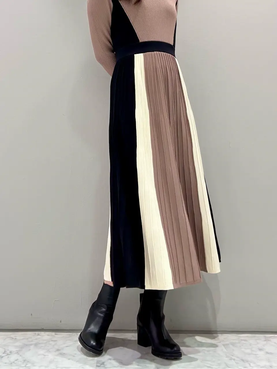 ORIGINATED IN GRACE CONTINENTAL 志田　悠 コーディネート画像