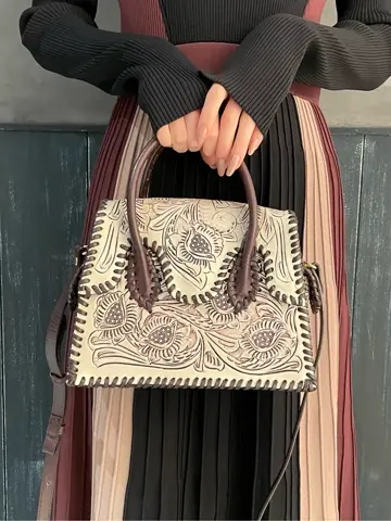 ORIGINATED IN GRACE CONTINENTAL 三浦　芙優 コーディネート画像