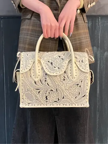 ORIGINATED IN GRACE CONTINENTAL 三浦　芙優 コーディネート画像