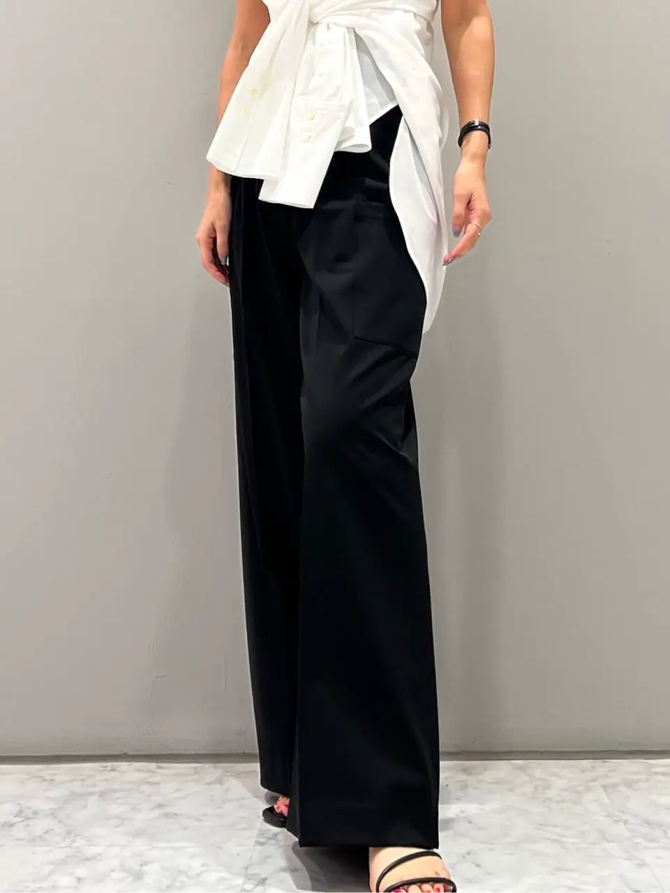 ORIGINATED IN GRACE CONTINENTAL 志田　悠 コーディネート画像