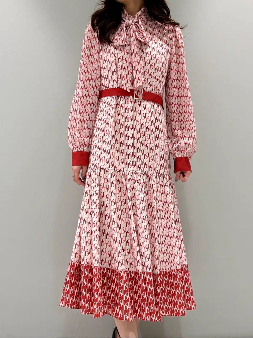 ORIGINATED IN GRACE CONTINENTAL 志田　悠 コーディネート画像