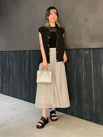 ORIGINATED IN GRACE CONTINENTAL 三浦　芙優 コーディネート画像