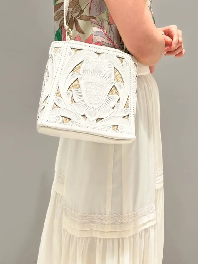 ORIGINATED IN GRACE CONTINENTAL 志田　悠 コーディネート画像