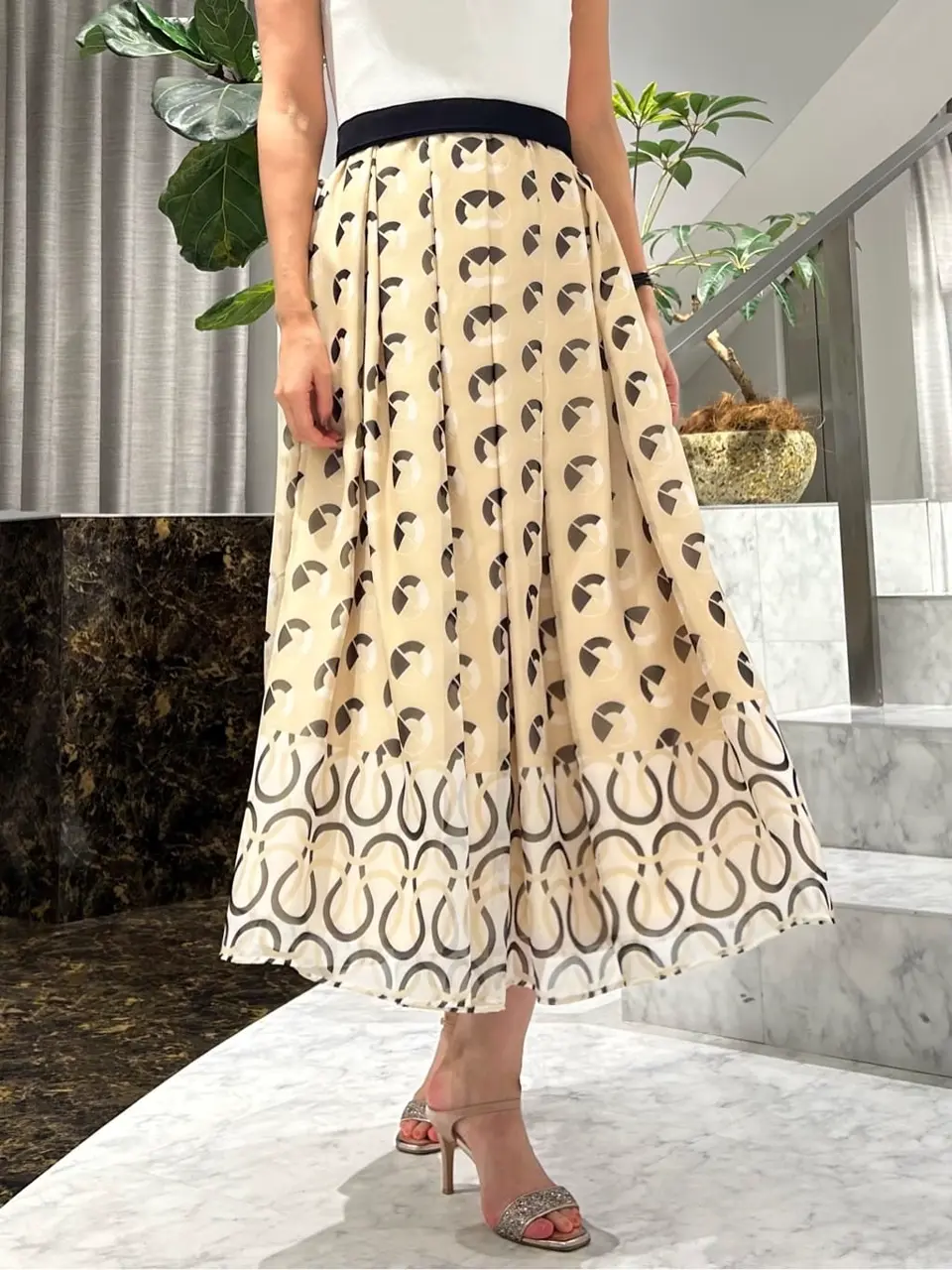 ORIGINATED IN GRACE CONTINENTAL 志田　悠 コーディネート画像