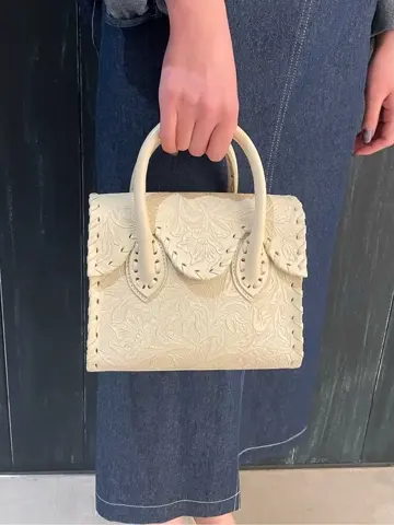 ORIGINATED IN GRACE CONTINENTAL 三浦　芙優 コーディネート画像