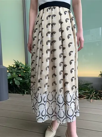 ORIGINATED IN GRACE CONTINENTAL 三浦　芙優 コーディネート画像