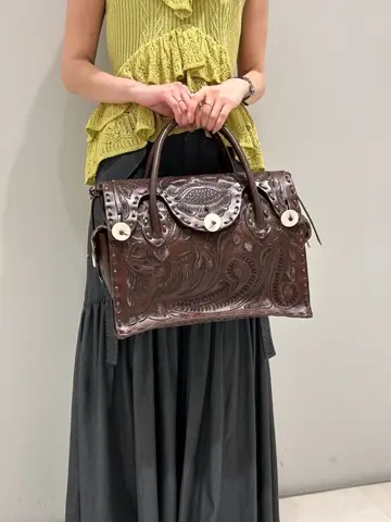 ORIGINATED IN GRACE CONTINENTAL 志田　悠 コーディネート画像