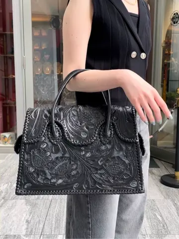 ORIGINATED IN GRACE CONTINENTAL 三浦　芙優 コーディネート画像