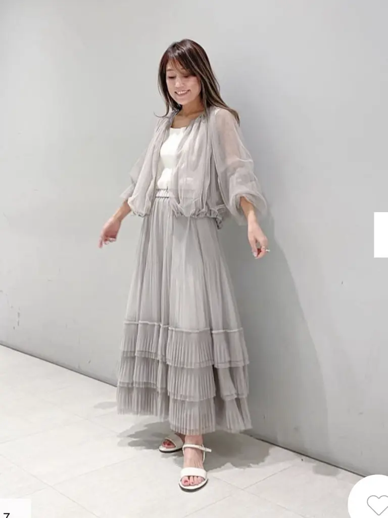 ORIGINATED IN GRACE CONTINENTAL yukimi yonee コーディネート画像