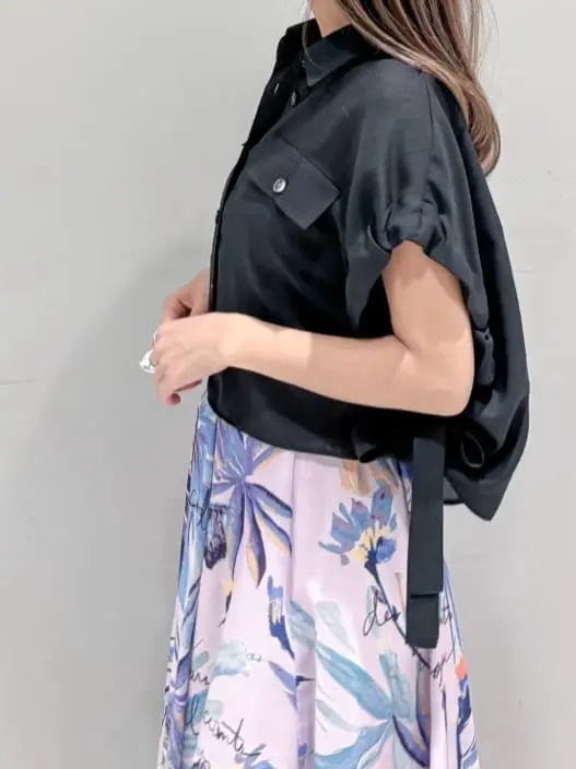 ORIGINATED IN GRACE CONTINENTAL yukimi yonee コーディネート画像