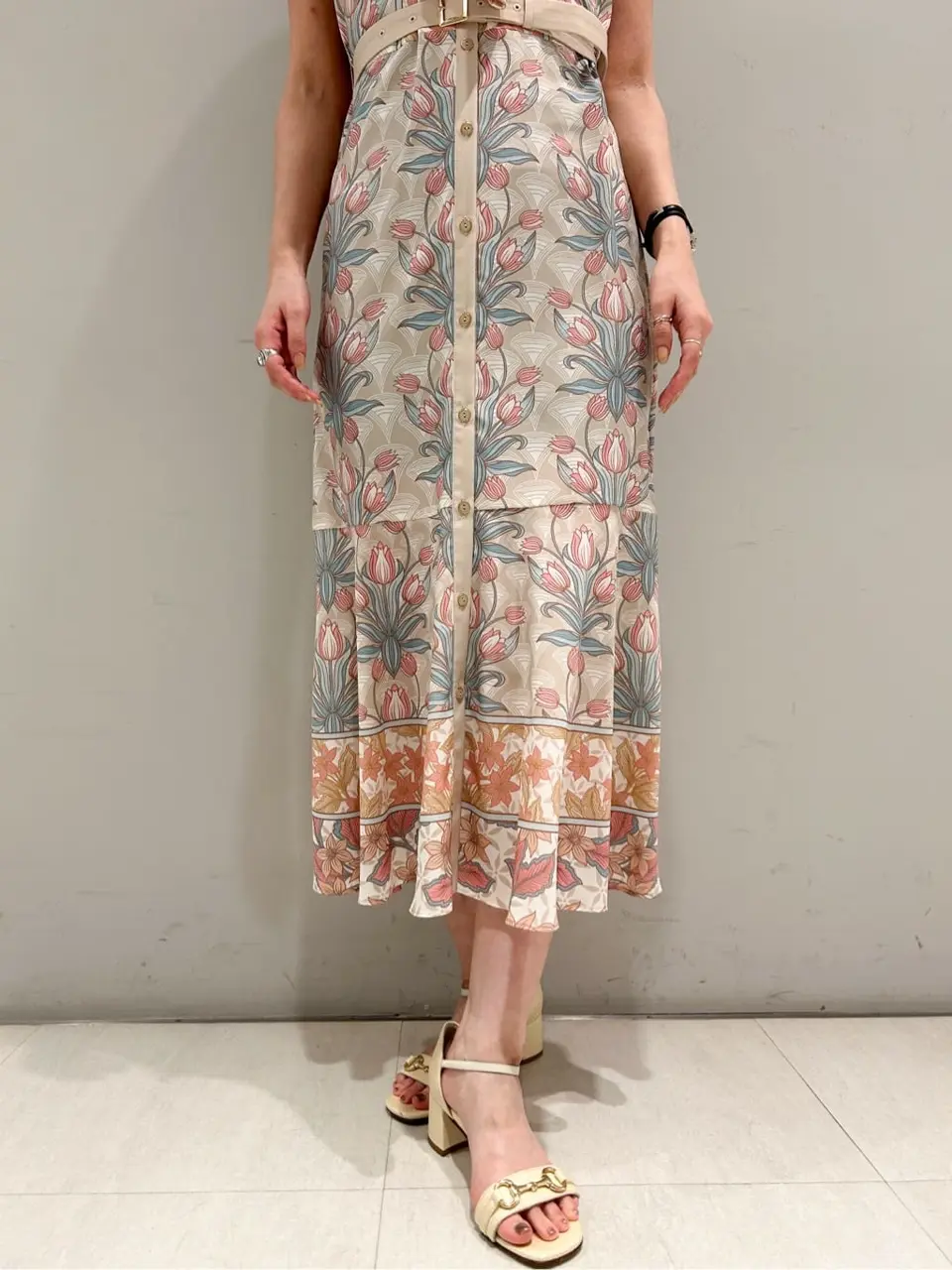 ORIGINATED IN GRACE CONTINENTAL 志田　悠 コーディネート画像