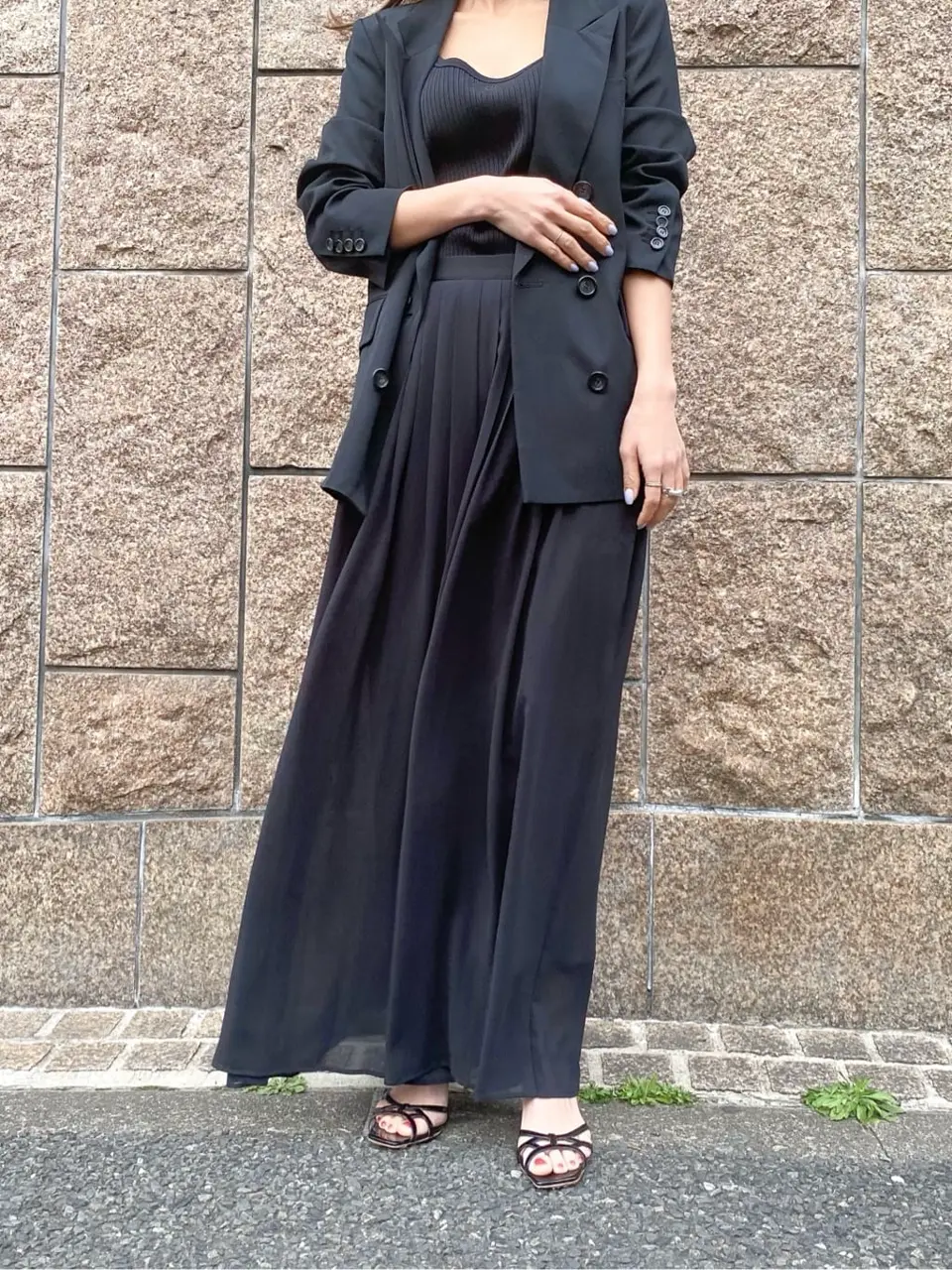 ORIGINATED IN GRACE CONTINENTAL yukimi yonee コーディネート画像