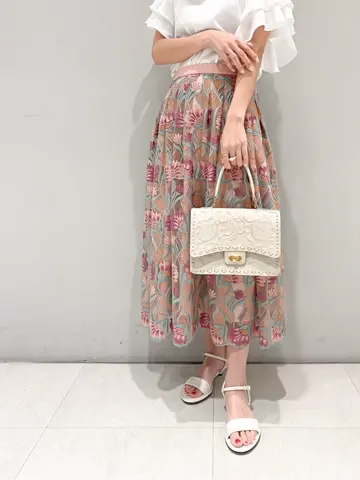 ORIGINATED IN GRACE CONTINENTAL yukimi yonee コーディネート画像