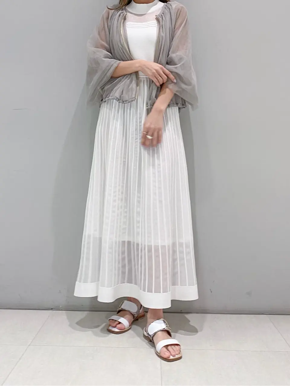 ORIGINATED IN GRACE CONTINENTAL yukimi yonee コーディネート画像