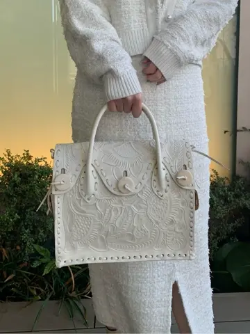 ORIGINATED IN GRACE CONTINENTAL 三浦　芙優 コーディネート画像