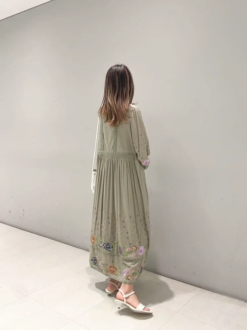 ORIGINATED IN GRACE CONTINENTAL yukimi yonee コーディネート画像