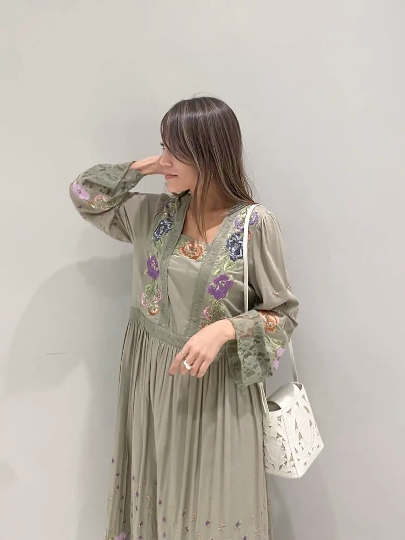 ORIGINATED IN GRACE CONTINENTAL yukimi yonee コーディネート画像