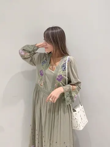 ORIGINATED IN GRACE CONTINENTAL yukimi yonee コーディネート画像