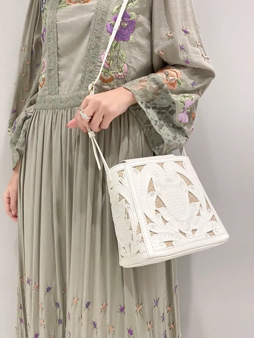 ORIGINATED IN GRACE CONTINENTAL yukimi yonee コーディネート画像