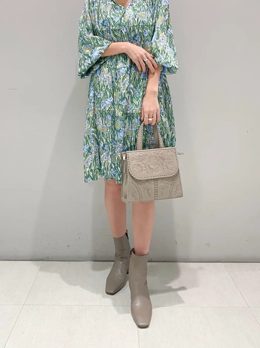 ORIGINATED IN GRACE CONTINENTAL yukimi yonee コーディネート画像