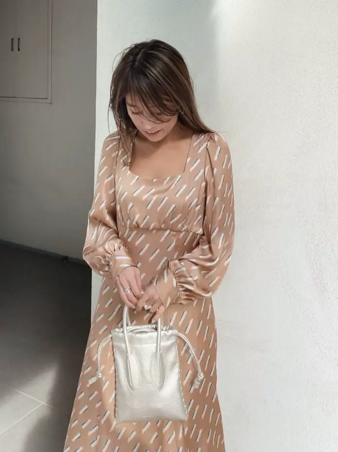 ORIGINATED IN GRACE CONTINENTAL yukimi yonee コーディネート画像