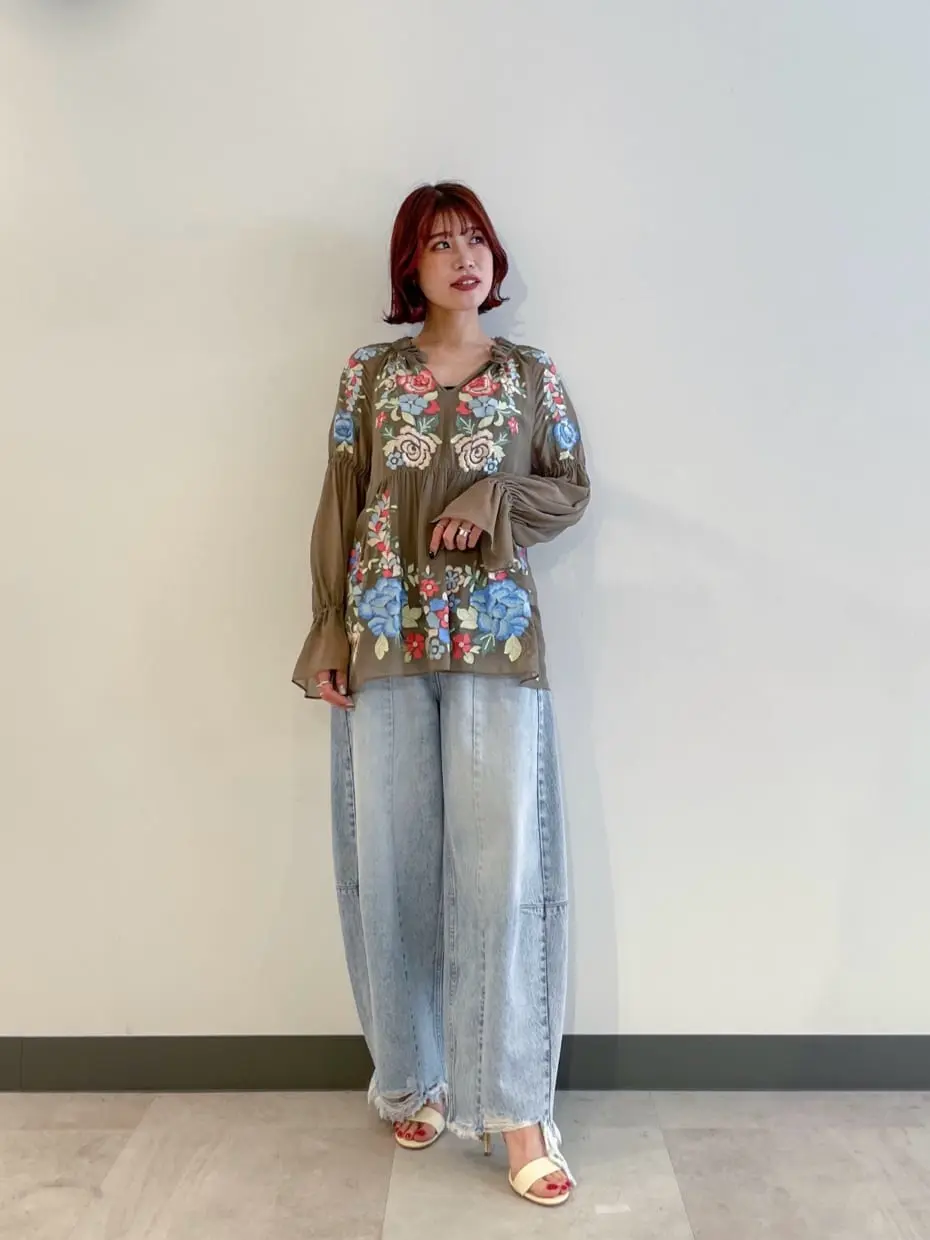 新品タグ付き⭐️グレースコンチネンタル 刺繍ギャザートップ チュニック Sネイビー フラワー刺繍ギャザートップ / GRACE CONTINENTAL | GRACE