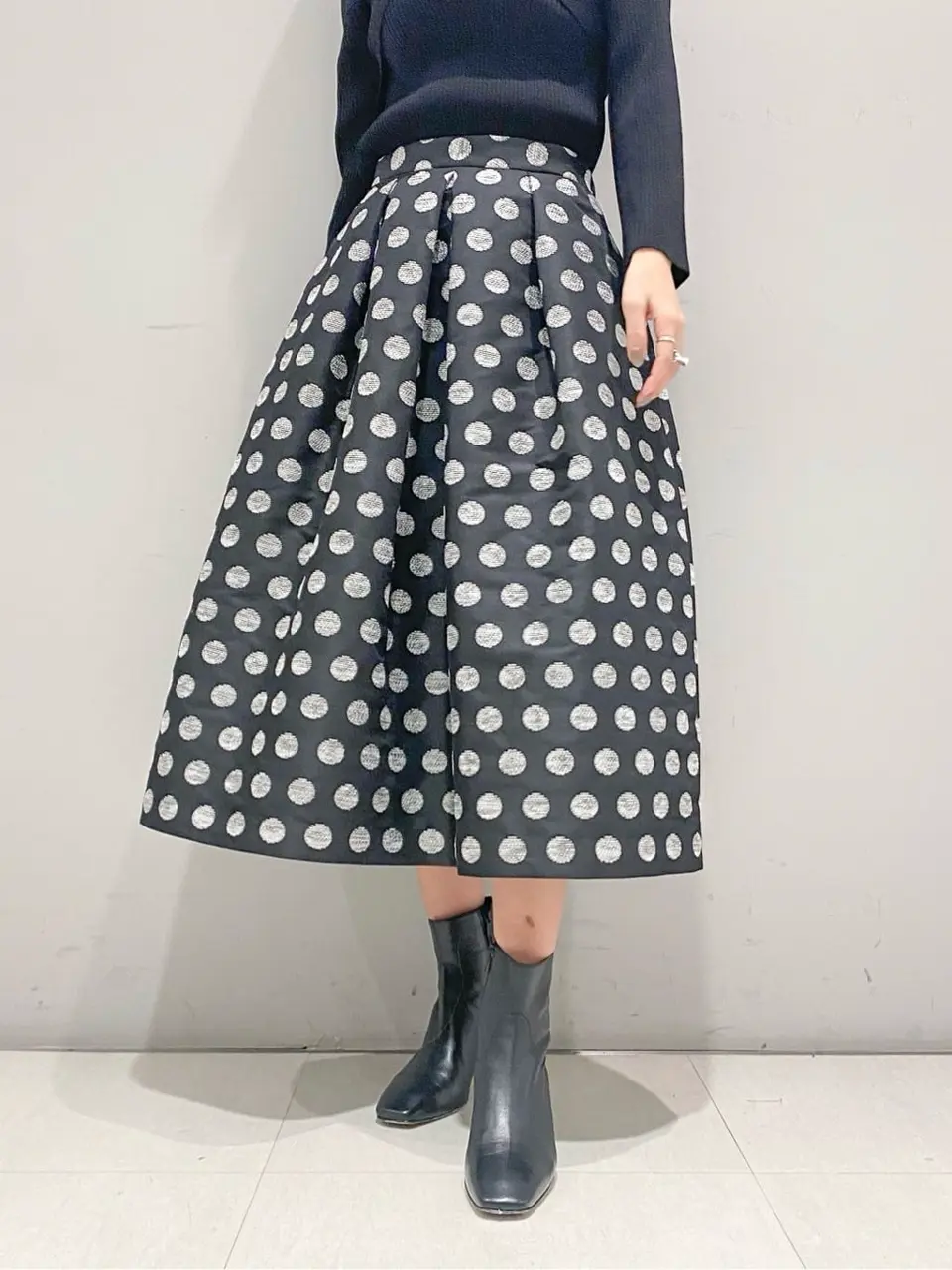 ORIGINATED IN GRACE CONTINENTAL yukimi yonee コーディネート画像