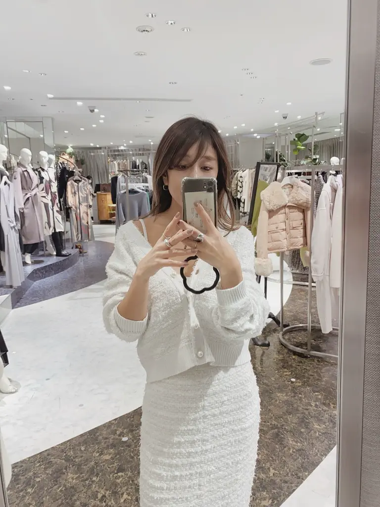 ORIGINATED IN GRACE CONTINENTAL yukimi yonee コーディネート画像