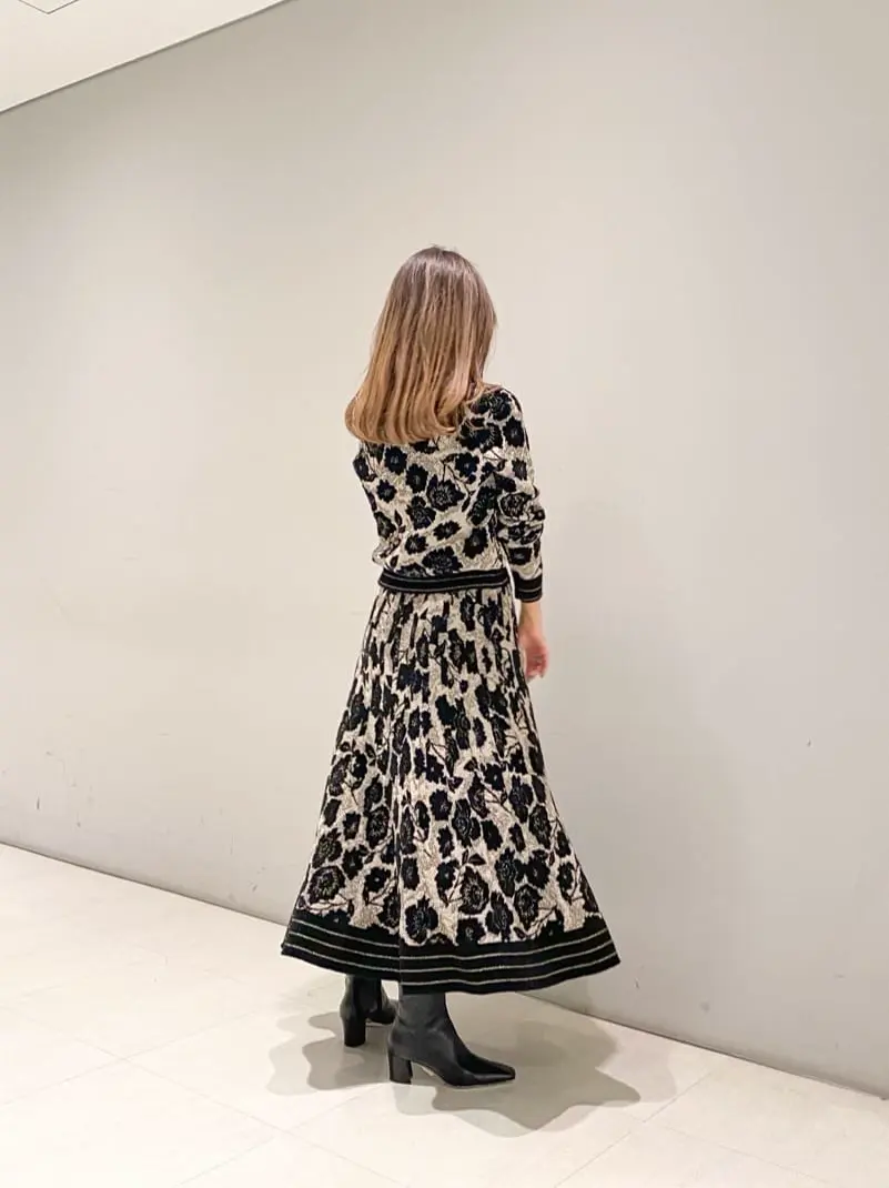 ORIGINATED IN GRACE CONTINENTAL yukimi yonee コーディネート画像