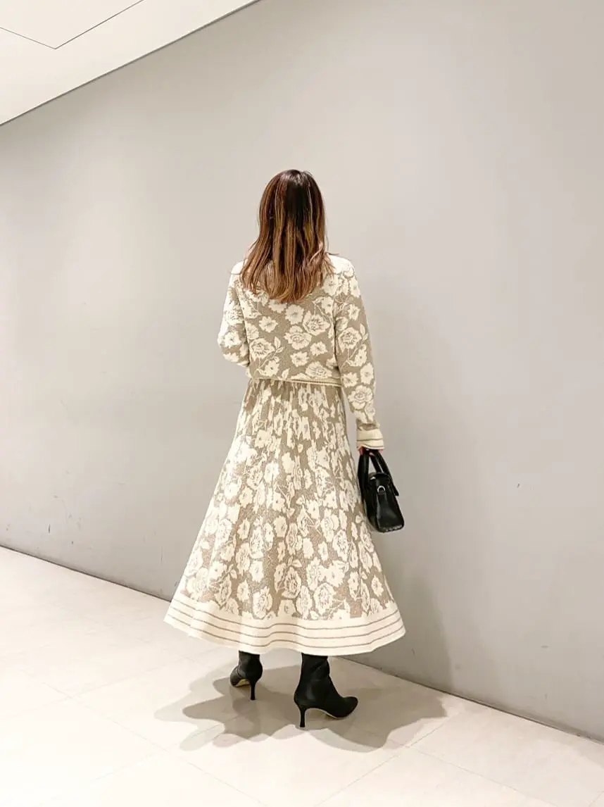 ORIGINATED IN GRACE CONTINENTAL yukimi yonee コーディネート画像