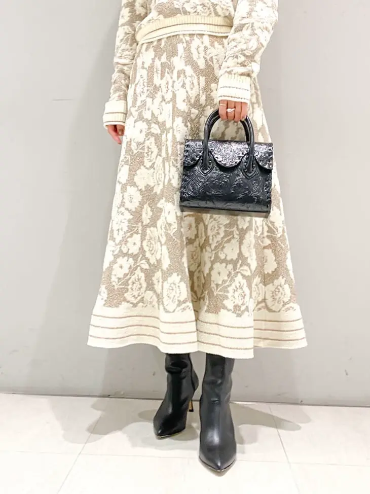 ORIGINATED IN GRACE CONTINENTAL yukimi yonee コーディネート画像