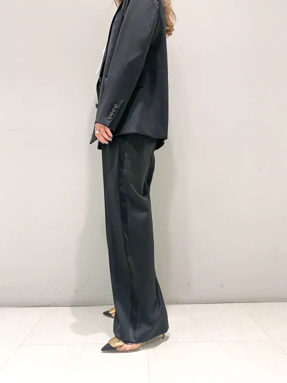 ORIGINATED IN GRACE CONTINENTAL yukimi yonee コーディネート画像