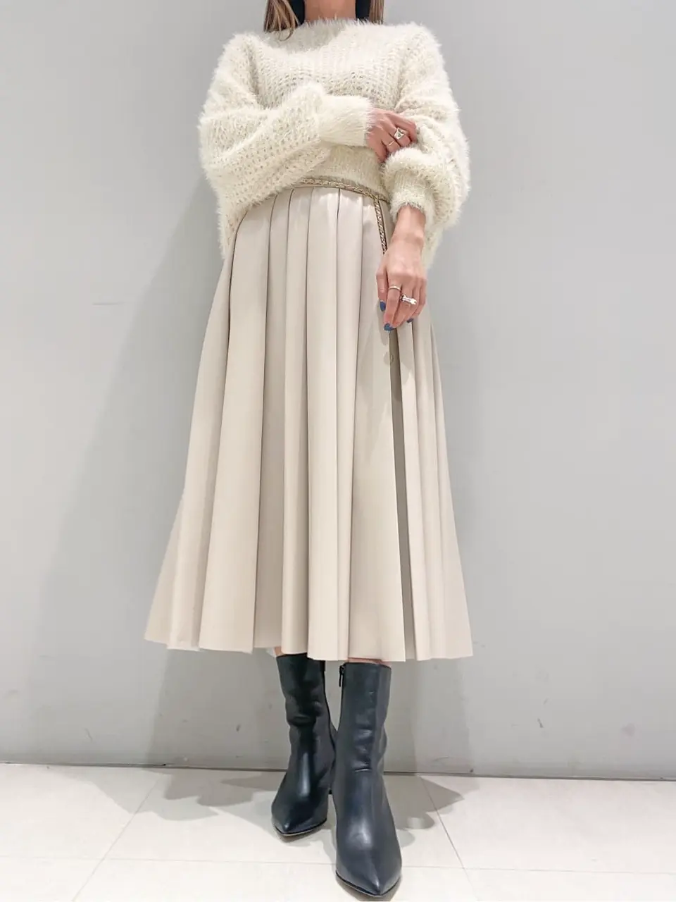 ORIGINATED IN GRACE CONTINENTAL yukimi yonee コーディネート画像