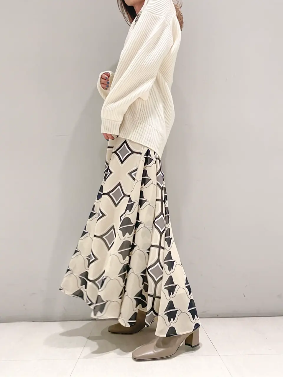 ORIGINATED IN GRACE CONTINENTAL yukimi yonee コーディネート画像