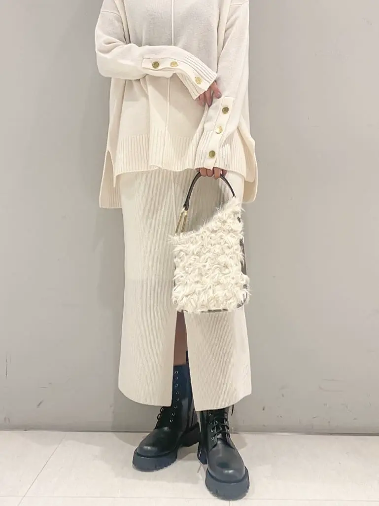 ORIGINATED IN GRACE CONTINENTAL yukimi yonee コーディネート画像