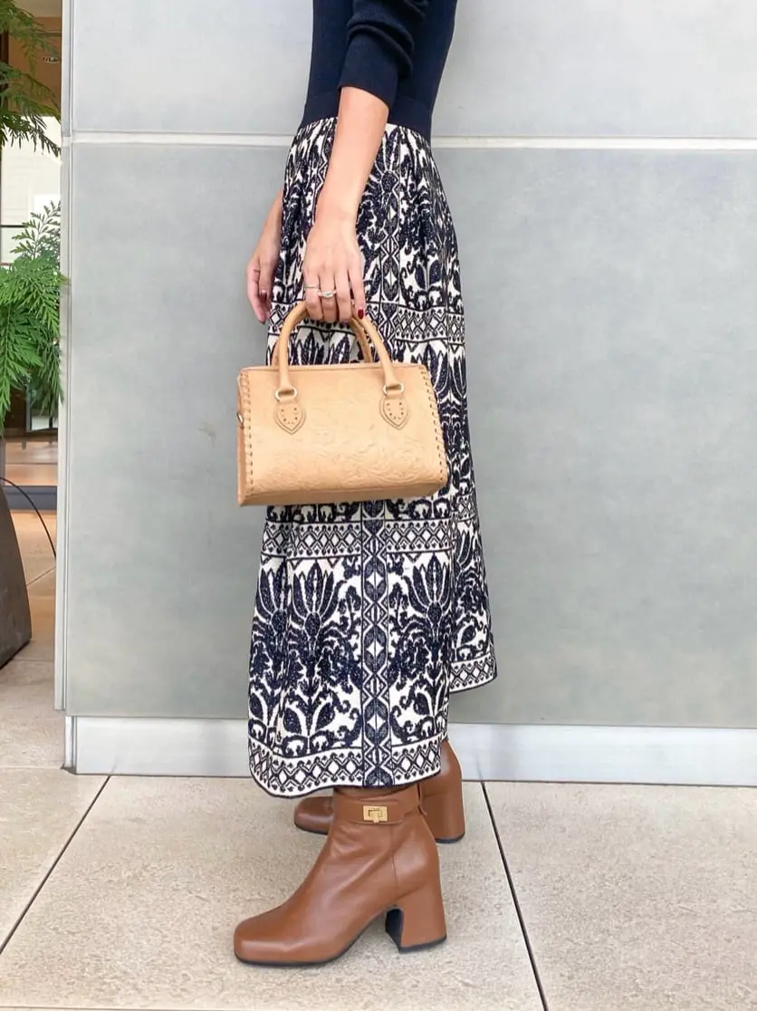 ORIGINATED IN GRACE CONTINENTAL yukimi yonee コーディネート画像