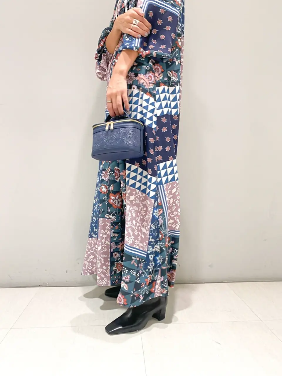 ORIGINATED IN GRACE CONTINENTAL yukimi yonee コーディネート画像